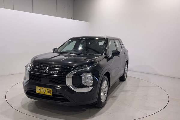 2023 Mitsubishi Outlander ES ZM