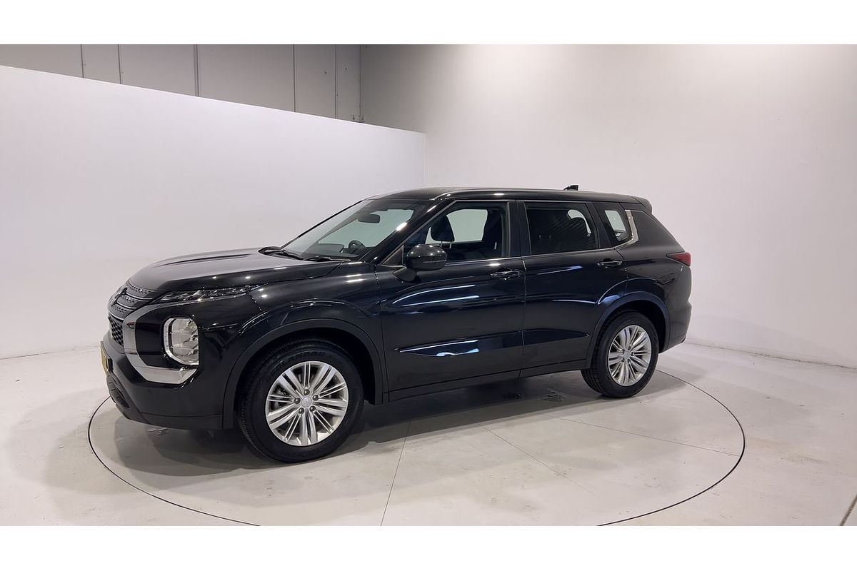2023 Mitsubishi Outlander ES ZM