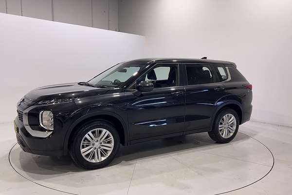 2023 Mitsubishi Outlander ES ZM
