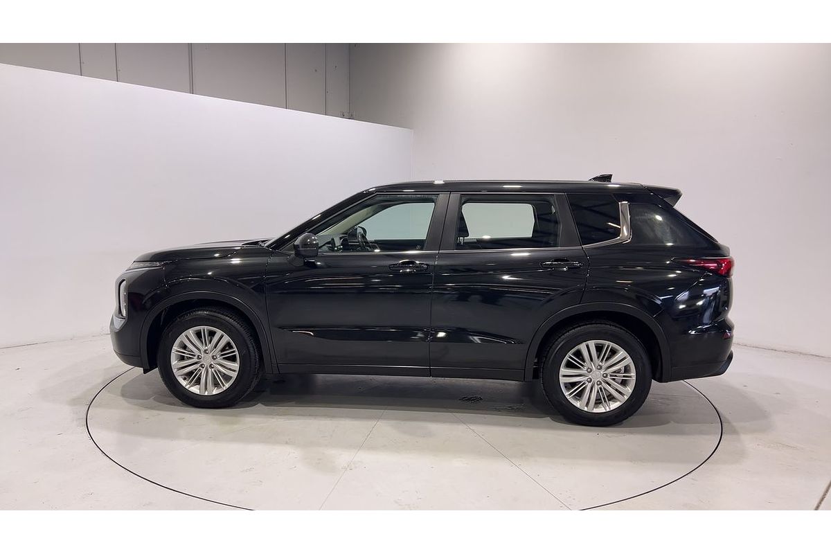 2023 Mitsubishi Outlander ES ZM