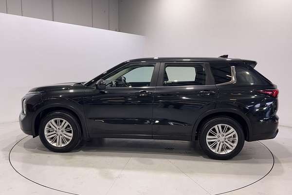 2023 Mitsubishi Outlander ES ZM