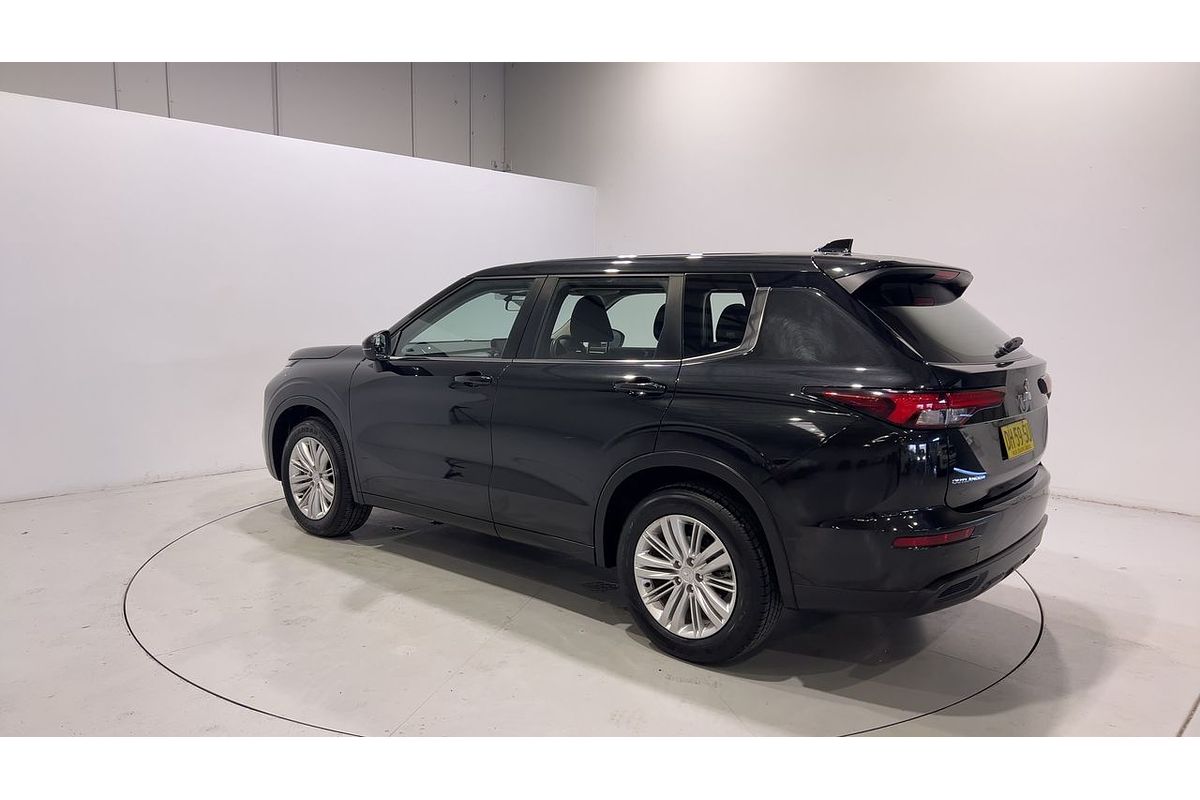 2023 Mitsubishi Outlander ES ZM