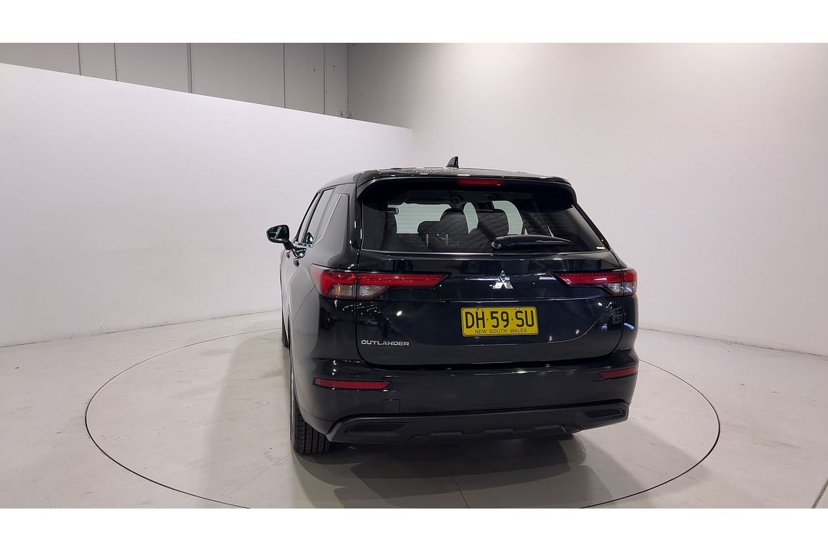 2023 Mitsubishi Outlander ES ZM