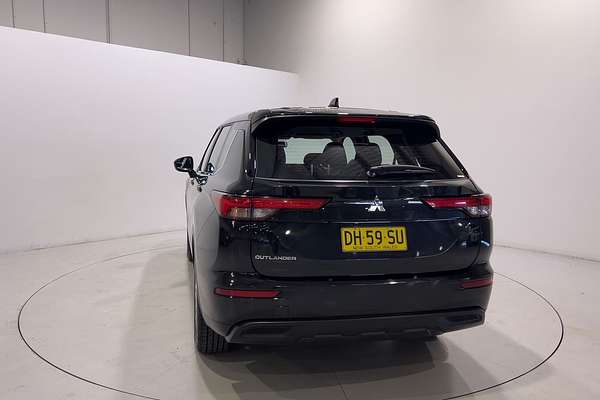 2023 Mitsubishi Outlander ES ZM