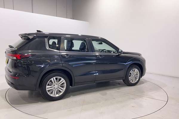 2023 Mitsubishi Outlander ES ZM