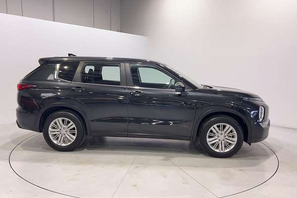 2023 Mitsubishi Outlander ES ZM
