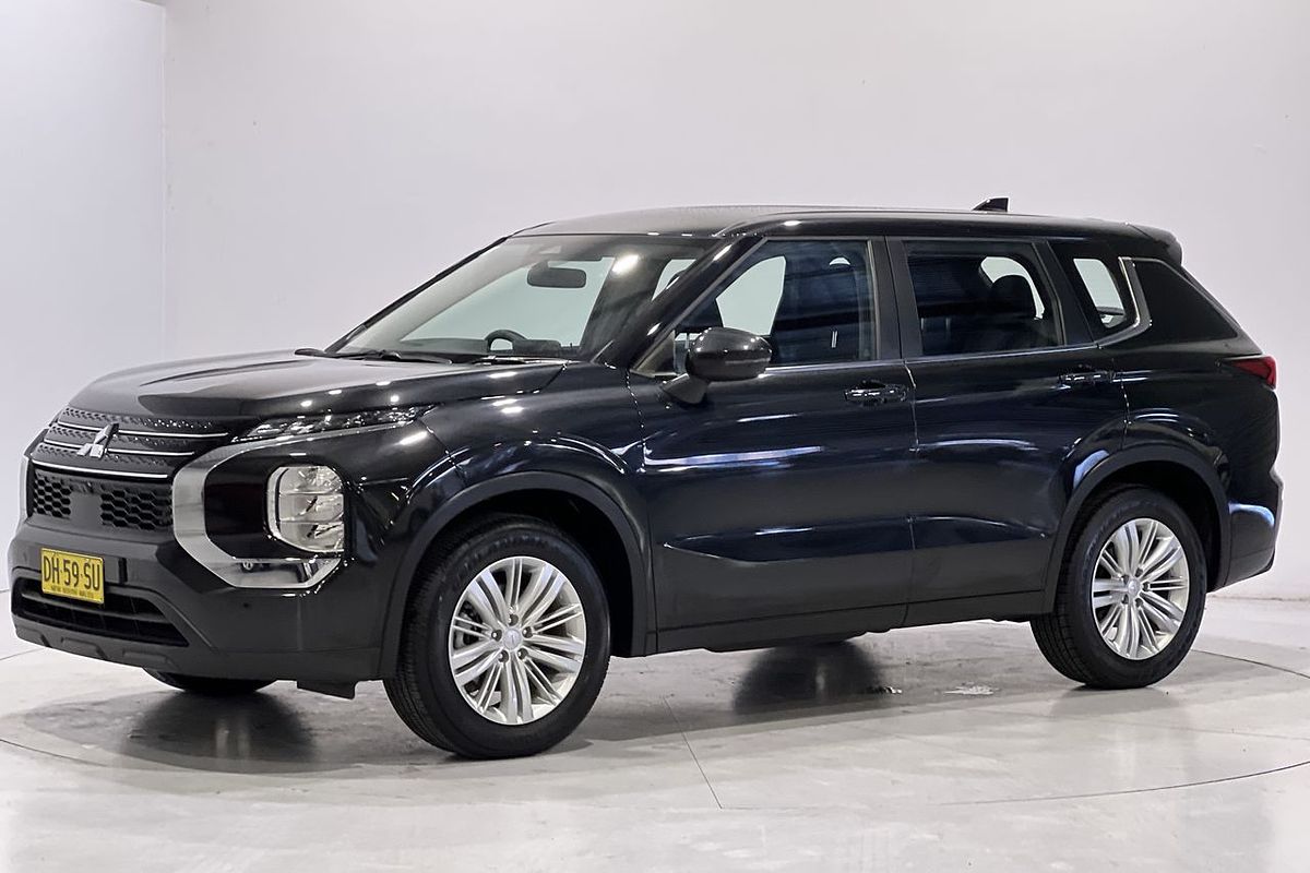 2023 Mitsubishi Outlander ES ZM