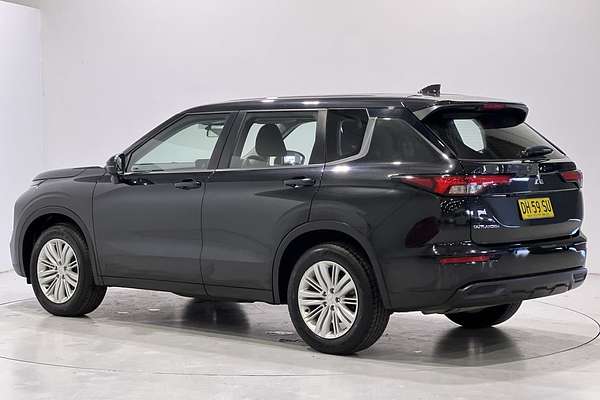 2023 Mitsubishi Outlander ES ZM