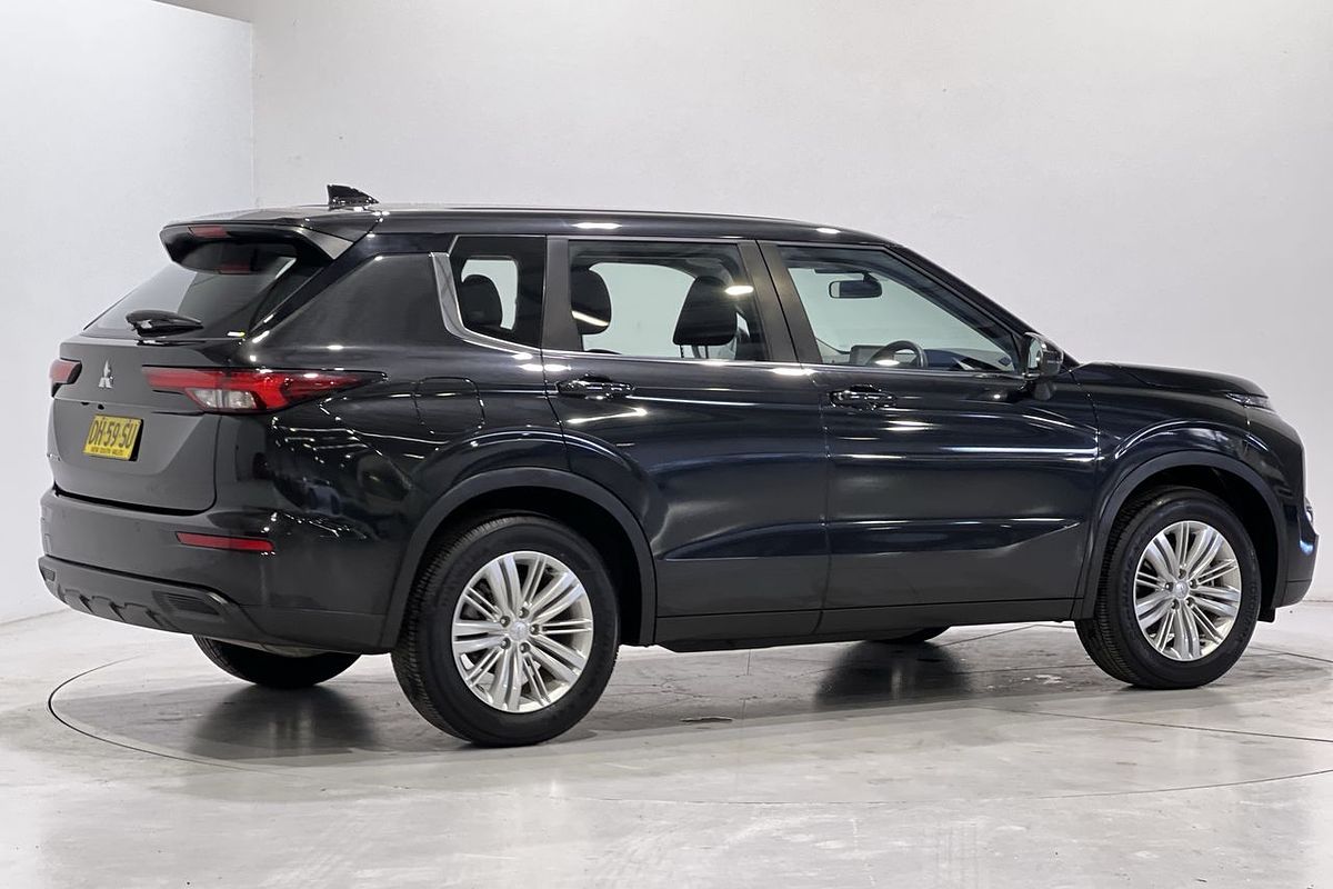2023 Mitsubishi Outlander ES ZM