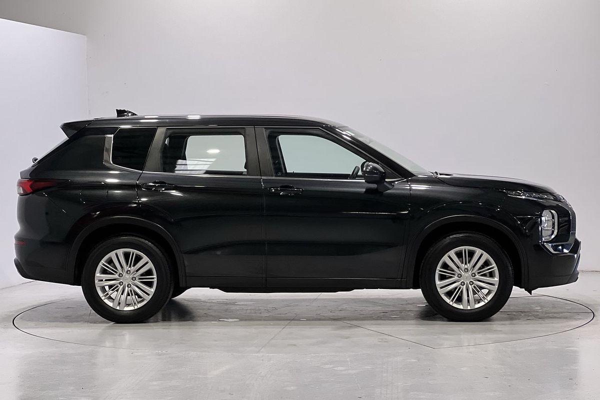 2023 Mitsubishi Outlander ES ZM