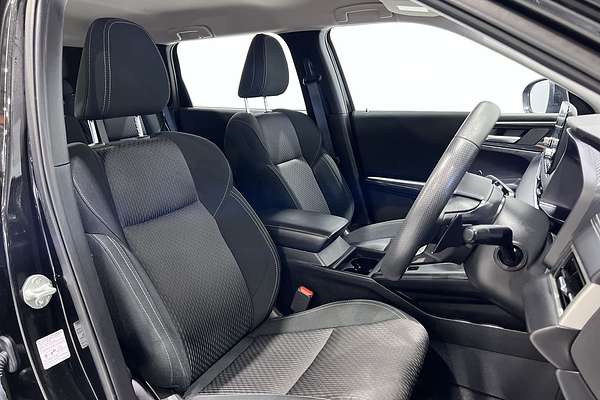 2023 Mitsubishi Outlander ES ZM