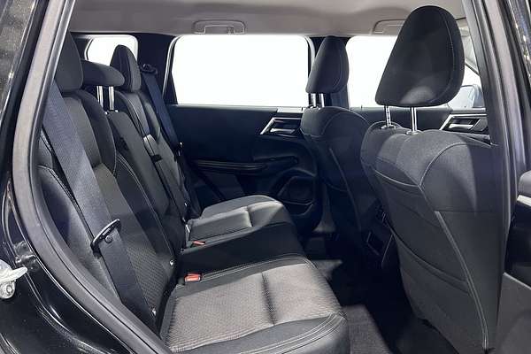2023 Mitsubishi Outlander ES ZM