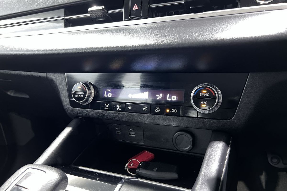 2023 Mitsubishi Outlander ES ZM