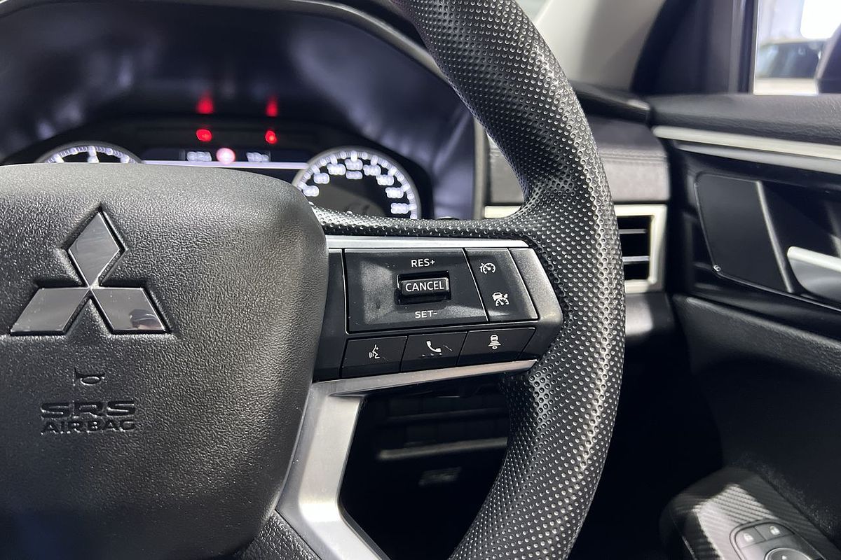 2023 Mitsubishi Outlander ES ZM