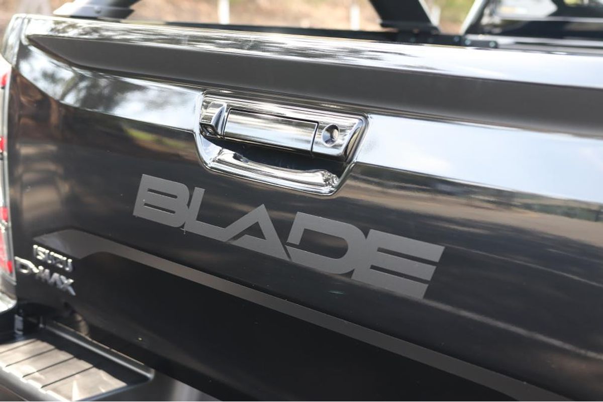 2024 Isuzu D-MAX BLADE 4X4