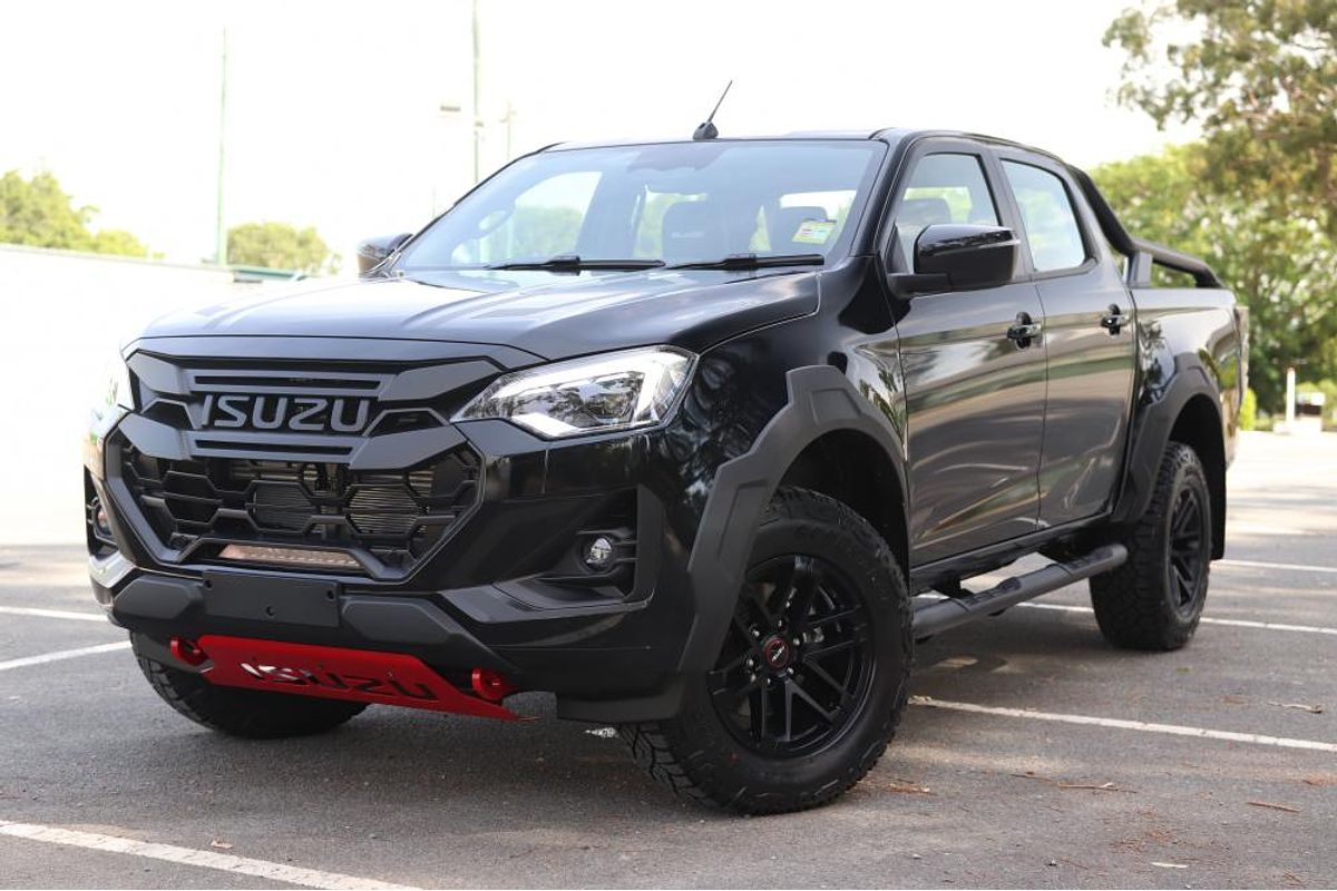 2024 Isuzu D-MAX BLADE 4X4