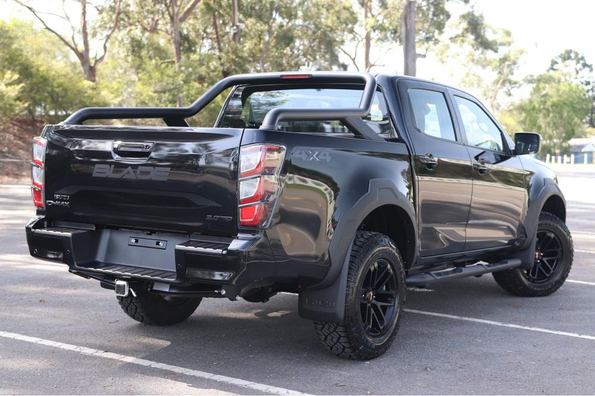 2024 Isuzu D-MAX BLADE 4X4