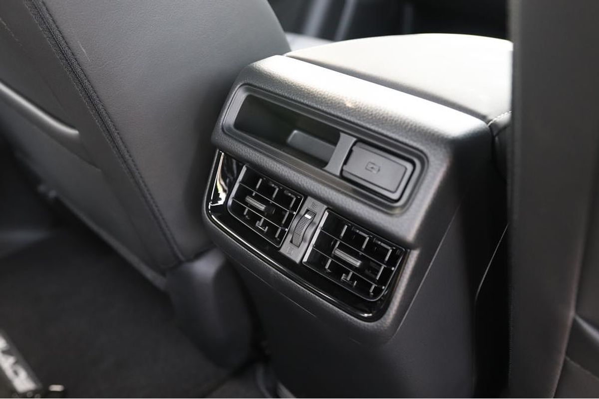 2024 Isuzu D-MAX BLADE 4X4