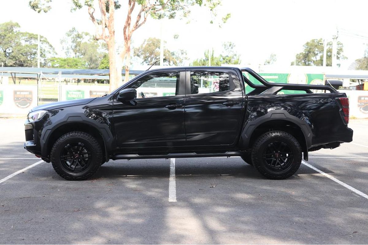 2024 Isuzu D-MAX BLADE 4X4