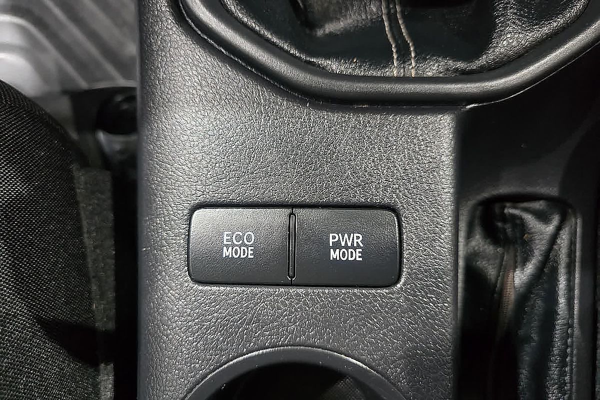 2018 Toyota Hilux Workmate TGN121R Rear Wheel Drive