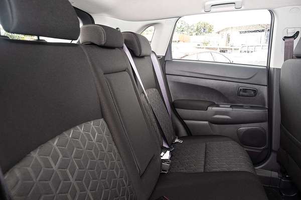 2025 Mitsubishi ASX ES XD