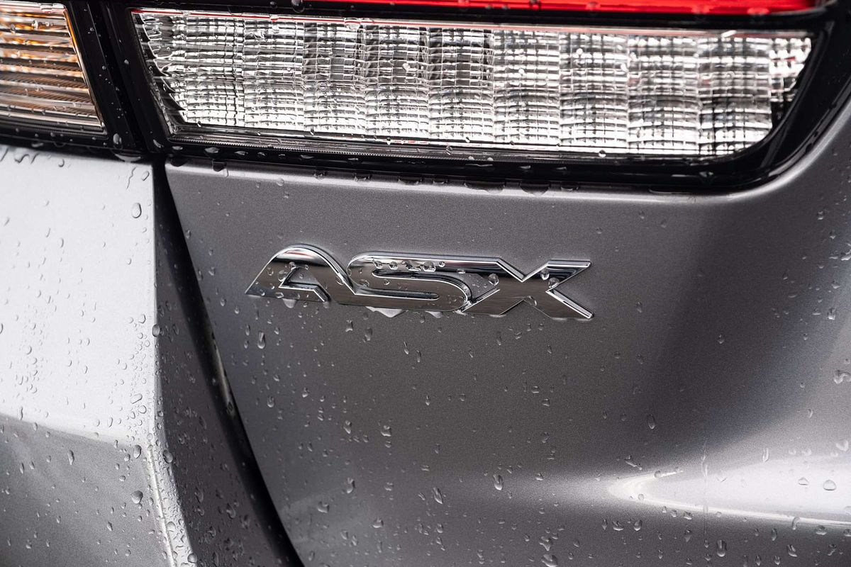 2025 Mitsubishi ASX ES XD