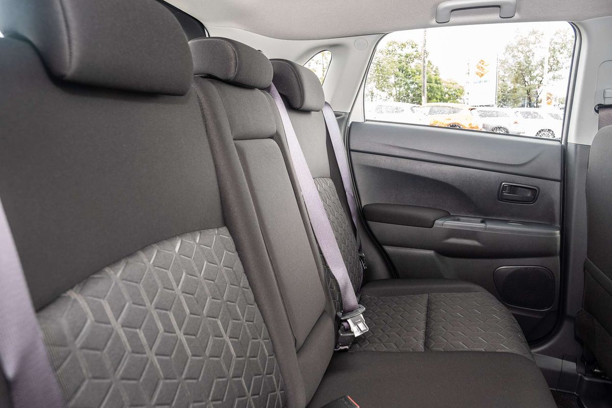 2025 Mitsubishi ASX ES XD