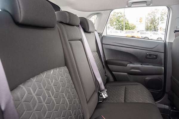 2025 Mitsubishi ASX ES XD
