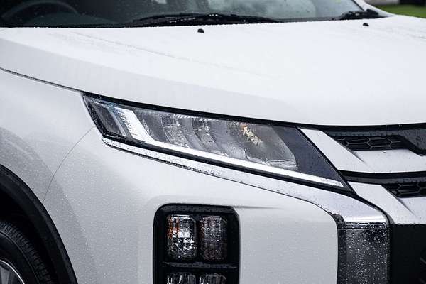 2025 Mitsubishi ASX ES XD