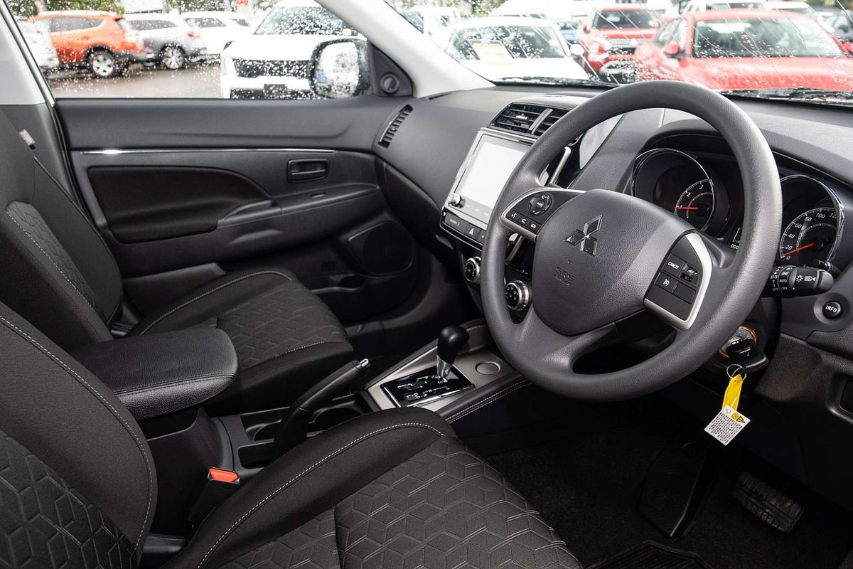 2025 Mitsubishi ASX ES XD