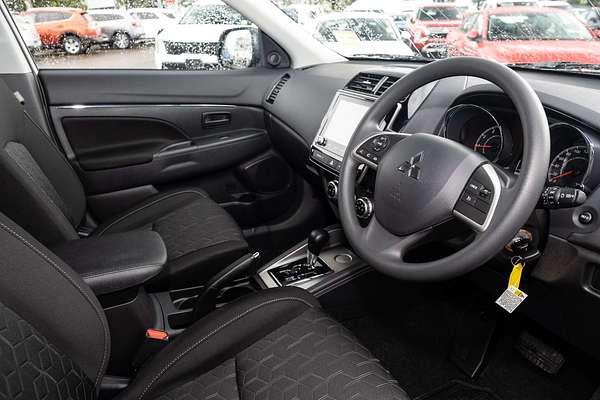 2025 Mitsubishi ASX ES XD