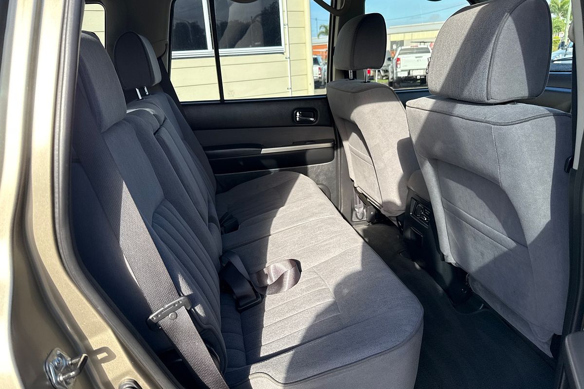 2012 Nissan Patrol ST GU 8