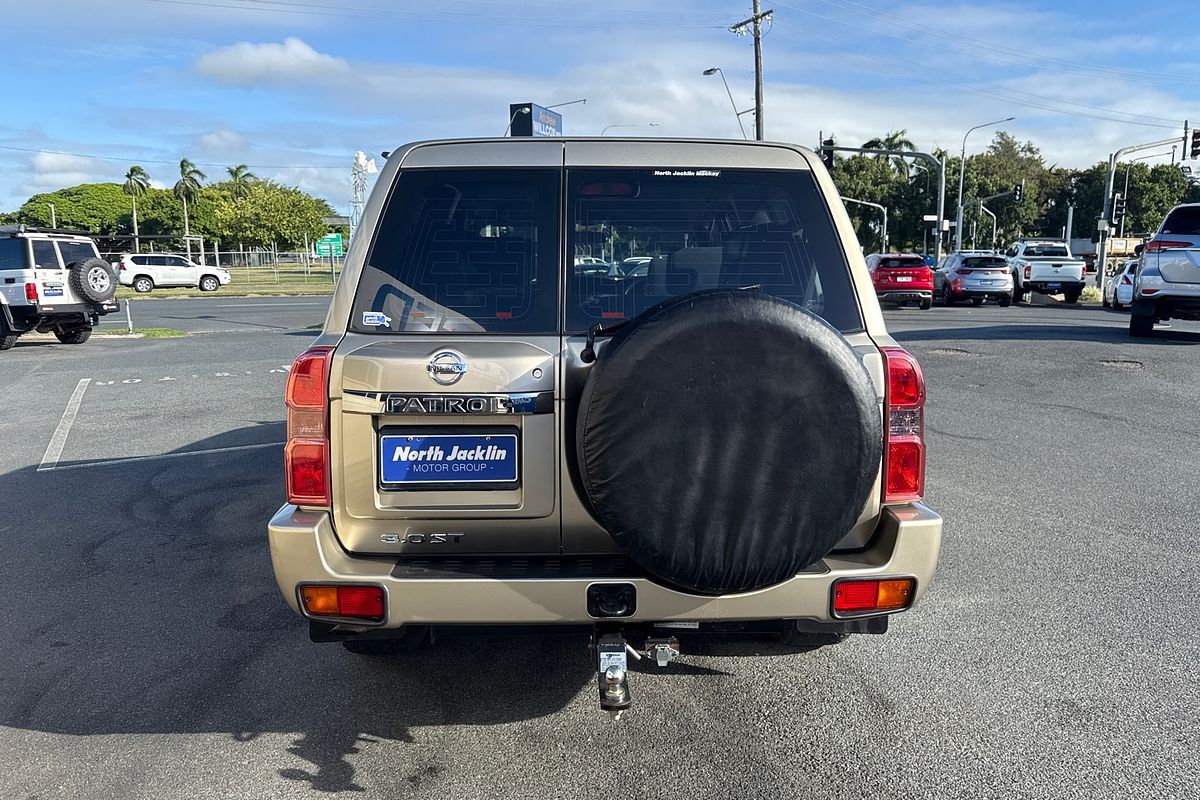 2012 Nissan Patrol ST GU 8
