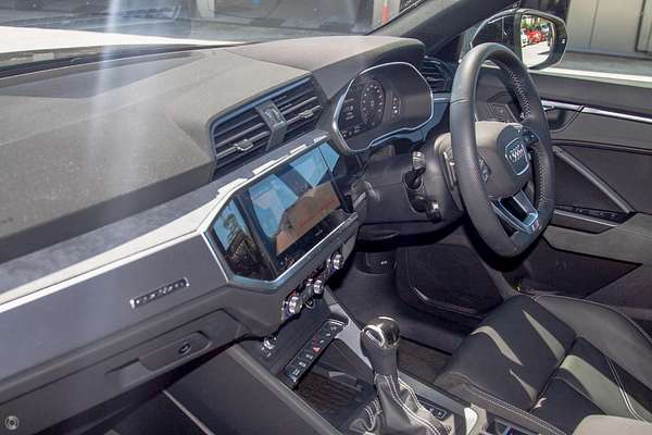 2025 Audi Q3 40 TFSI S line F3