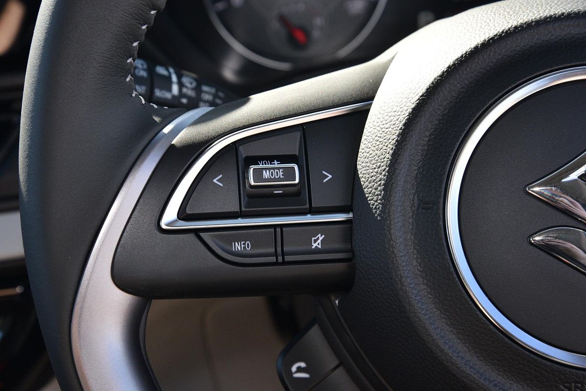 2024 Suzuki Swift Hybrid Plus UZ