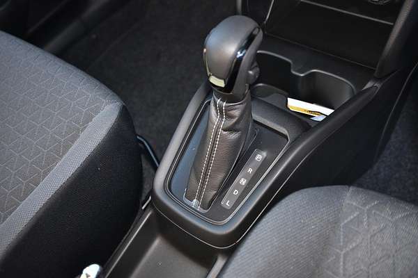 2024 Suzuki Swift Hybrid Plus UZ