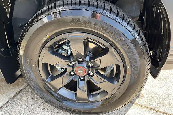 2025 Isuzu D-MAX X-TERRAIN 4X4