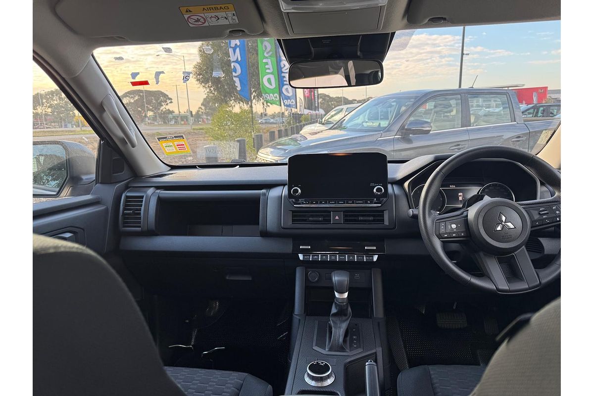 2025 Mitsubishi Triton GLX MV 4X4