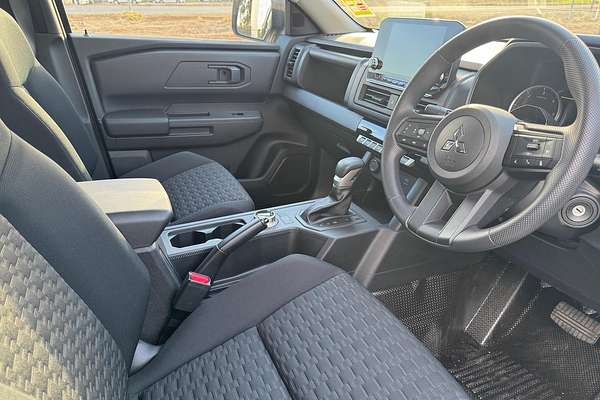 2025 Mitsubishi Triton GLX MV 4X4