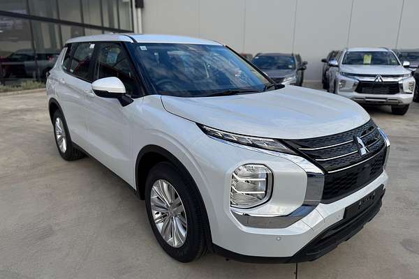 2025 Mitsubishi Outlander ES ZM