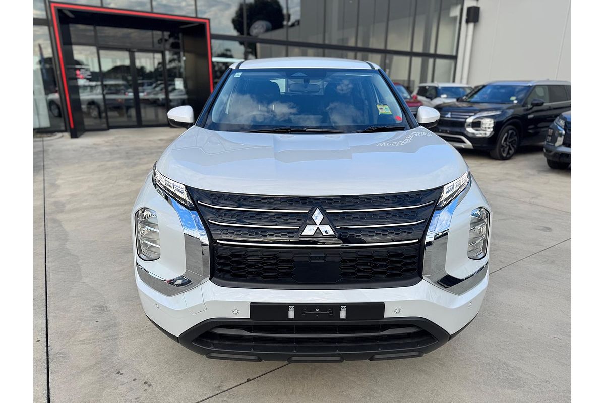 2025 Mitsubishi Outlander ES ZM