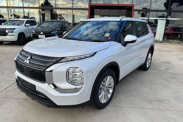 2025 Mitsubishi Outlander ES ZM