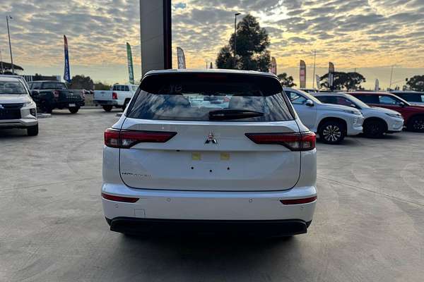 2025 Mitsubishi Outlander ES ZM