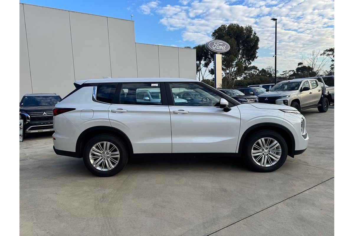 2025 Mitsubishi Outlander ES ZM