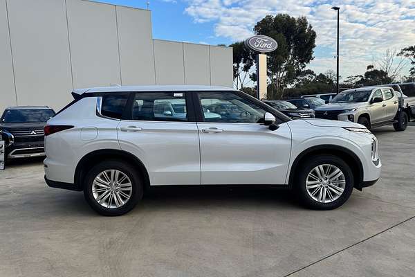 2025 Mitsubishi Outlander ES ZM