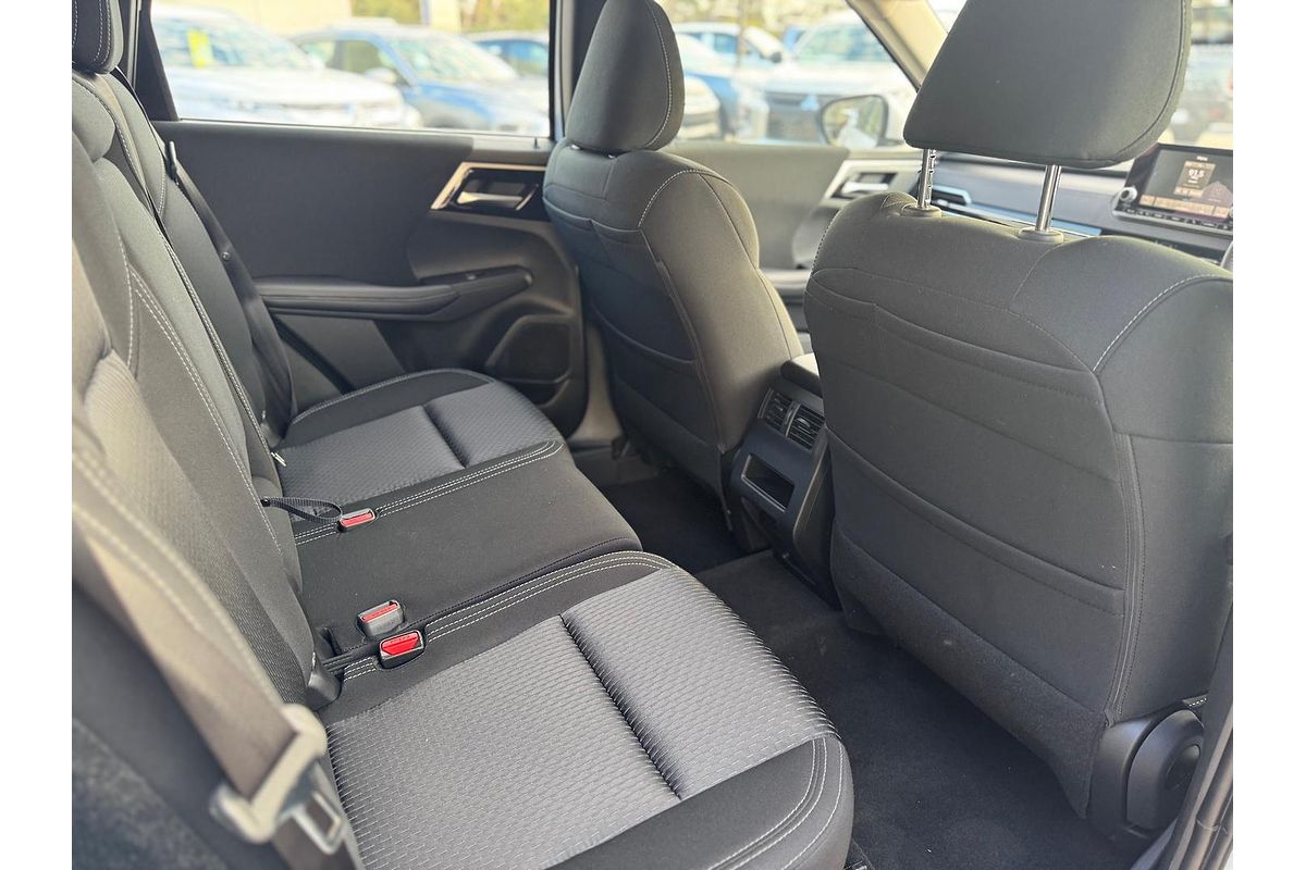 2025 Mitsubishi Outlander ES ZM