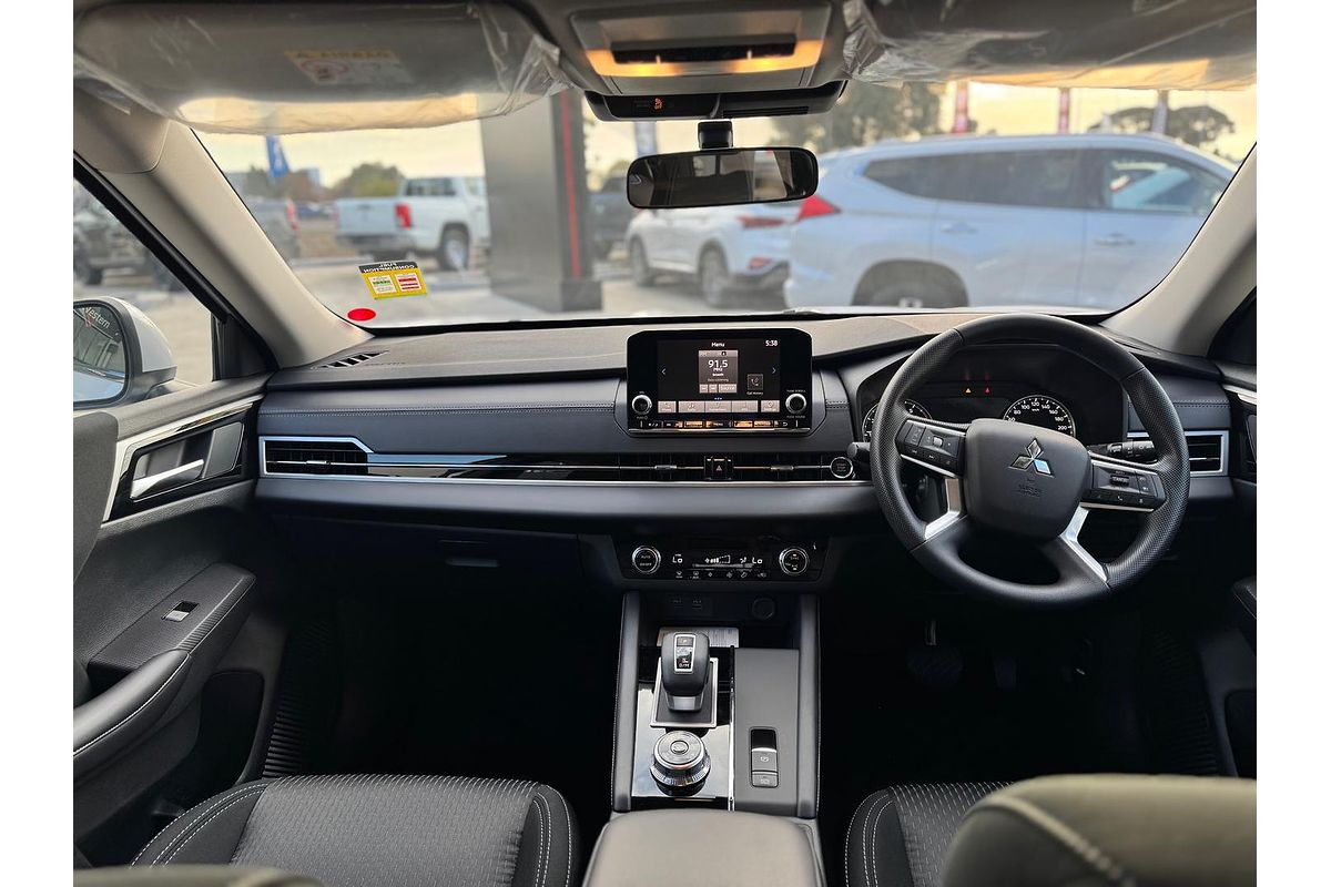 2025 Mitsubishi Outlander ES ZM