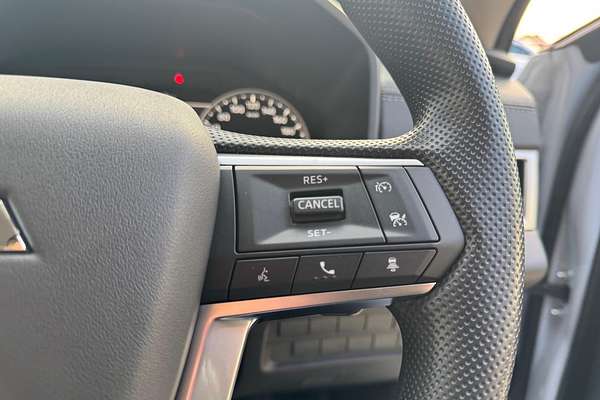 2025 Mitsubishi Outlander ES ZM