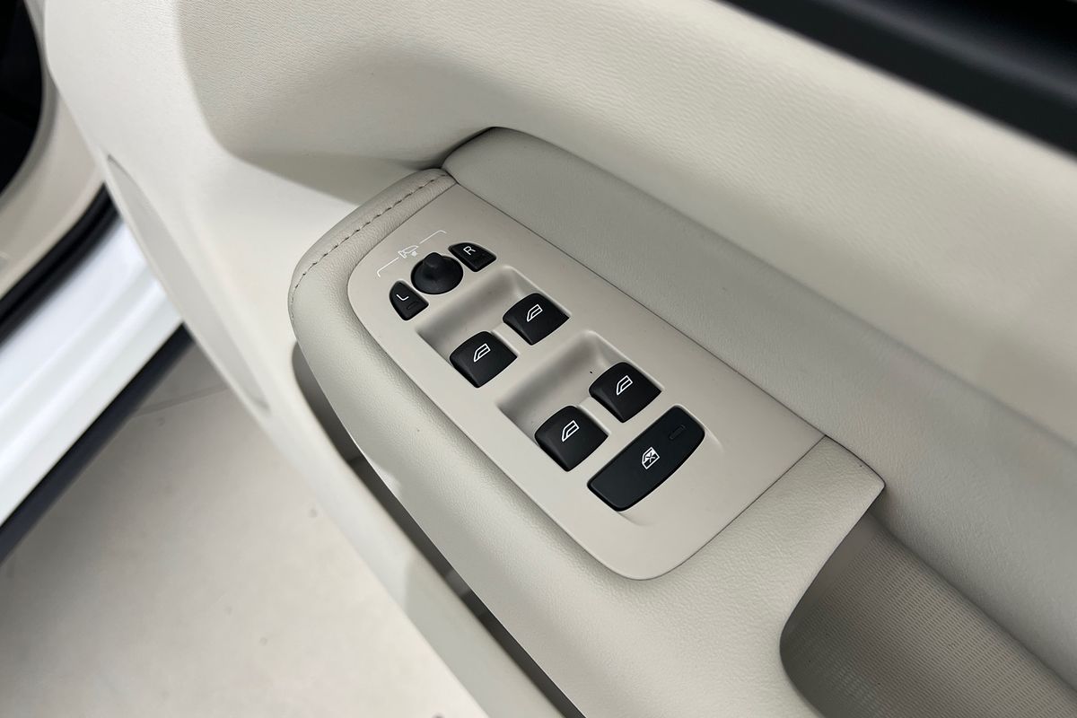 2023 Volvo XC60 Recharge Plus T8 Plug-In Hybrid