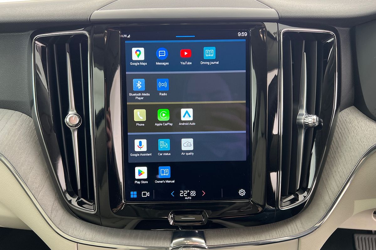 2023 Volvo XC60 Recharge Plus T8 Plug-In Hybrid